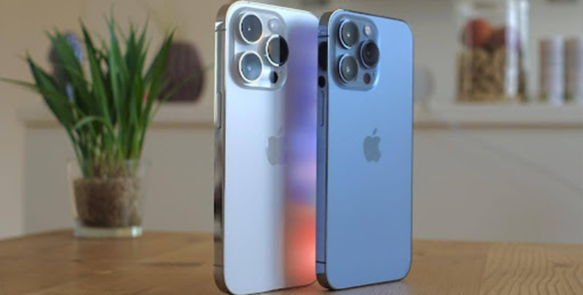 テーブルに直立させたiPhone